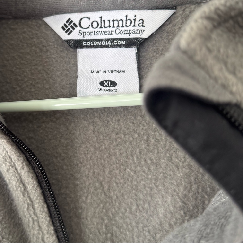 Columbia Full-Zip Fleece Jacket – Gray/Black (Women’s XL) - Picture 2 of 6